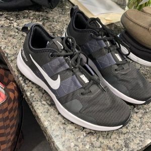 Men’s black Nike sneakers trainer